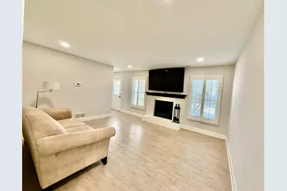 455 Kensington Court, Naperville, IL 60563 - Photo 2