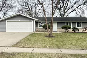 717 Slingerland Dr, Schaumburg, IL 60193 - Photo 2
