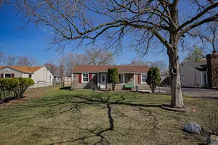 1232 Lebanon St, Montgomery, IL 60538 - Photo 1