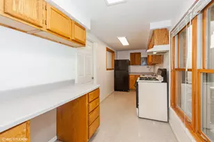 8885 Dryden St, Woodridge, IL 60517 - Photo 28