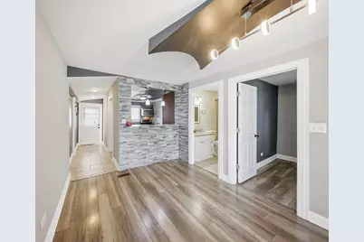 [Address not provided], Aurora, IL 60505 - Photo 4