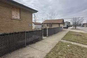 12600 S Justine St, Calumet Park, IL 60827 - Photo 2