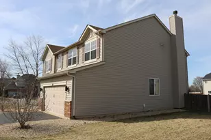 801 Parkside Ln, Yorkville, IL 60560 - Photo 2