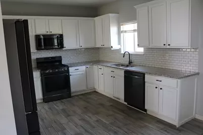 801 Parkside Lane, Yorkville, IL 60560 - Photo 12