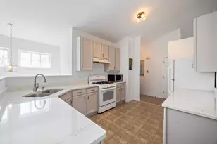 315 Thornwood Way, South Elgin, IL 60177 - Photo 10