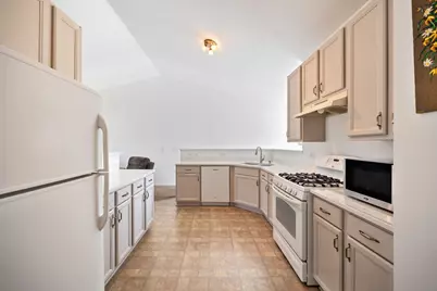 315 Thornwood Way #B, South Elgin, IL 60177 - Photo 8