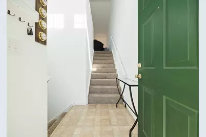 315 Thornwood Way #B, South Elgin, IL 60177 - Photo 2