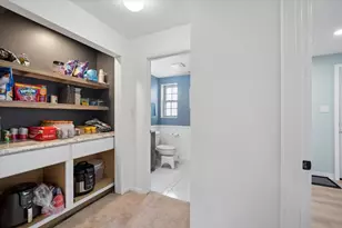 1606 W Concord Dr, Arlington Heights, IL 60004 - Photo 14