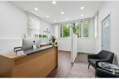 2144 W Montrose Avenue #G, Chicago, IL 60618 - Photo 8