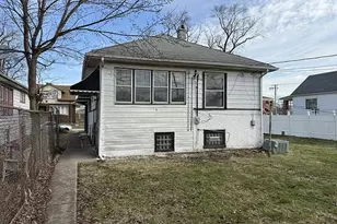 317 W 103rd Pl, Chicago, IL 60628 - Photo 2