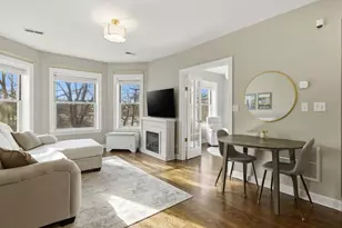 2579 W Montrose Ave, Chicago, IL 60618 - Photo 4