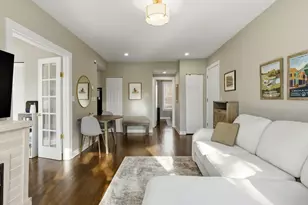 2579 W Montrose Ave, Chicago, IL 60618 - Photo 6