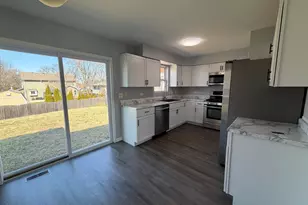 2 Beaver Creek Ct, Bolingbrook, IL 60490 - Photo 8