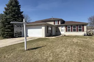 2 Beaver Creek Ct, Bolingbrook, IL 60490 - Photo 1