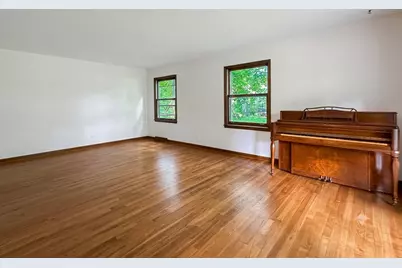 1009 Anne Road, Naperville, IL 60540 - Photo 4