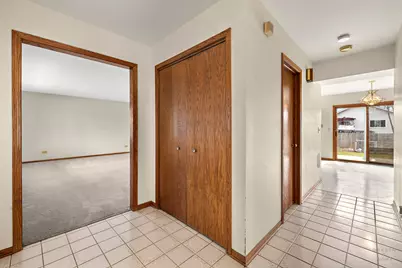 2176 Jordan Lane, Elgin, IL 60123 - Photo 12