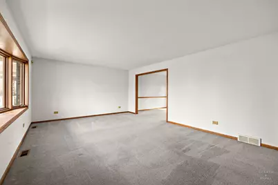 2176 Jordan Lane, Elgin, IL 60123 - Photo 14