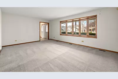 2176 Jordan Lane, Elgin, IL 60123 - Photo 16