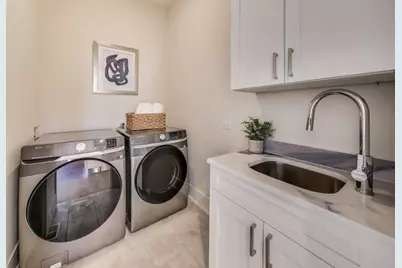 2617 W Carmen Avenue, Chicago, IL 60625 - Photo 26