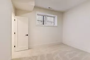 2617 W Carmen Ave, Chicago, IL 60625 - Photo 30