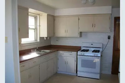 2433 S Keystone Avenue, North Riverside, IL 60546 - Photo 2