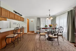 941 Arvle Cir, Sycamore, IL 60178 - Photo 8