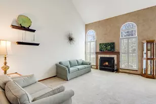 1162 Talbots Ln, Elk Grove Village, IL 60007 - Photo 6