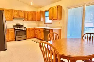 2100 Fox Chase Dr, Ottawa, IL 61350 - Photo 8