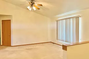 2100 Fox Chase Dr, Ottawa, IL 61350 - Photo 4