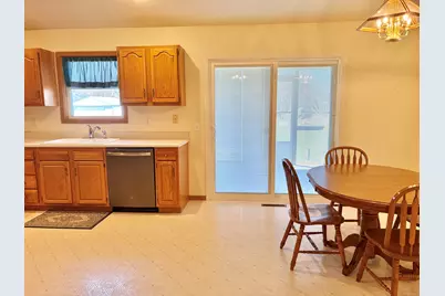 2100 Fox Chase Drive, Ottawa, IL 61350 - Photo 10