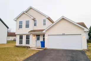 2134 Aberdeen Dr, Carpentersville, IL 60110 - Photo 2