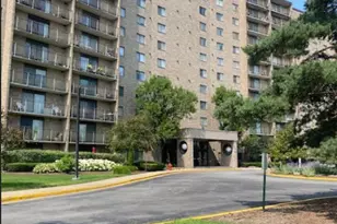 6340 Americana Dr, Willowbrook, IL 60527 - Photo 1