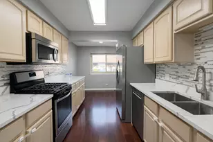 1527 Mohawk Trail, Wheeling, IL 60090 - Photo 4