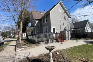 133 Oak St, Elgin, IL 60123 - Photo 28