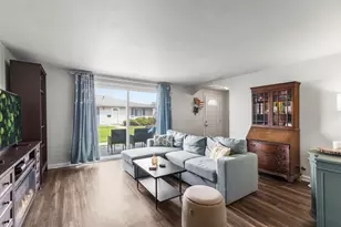 135 Nauset Ln, Schaumburg, IL 60194 - Photo 2