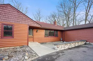 1630 Raymond St, South Elgin, IL 60177 - Photo 2