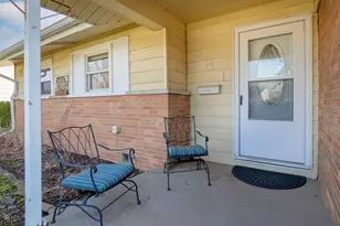 251 Clearmont Dr, Elk Grove Village, IL 60007 - Photo 2