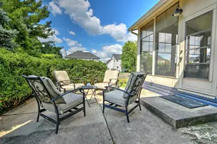 39W700 Green Pl, Geneva, IL 60134 - Photo 2