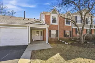 125 Cleveland Ct, Schaumburg, IL 60193 - Photo 1