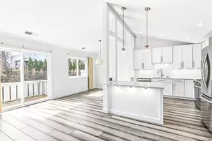 125 Cleveland Ct, Schaumburg, IL 60193 - Photo 8