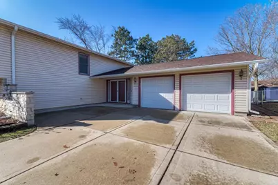 182 Lockwood Lane, Bloomingdale, IL 60108 - Photo 2