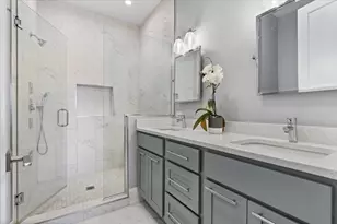 2438 N Western Ave, Chicago, IL 60647 - Photo 14