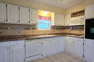 601 Lindenwood Dr, Belvidere, IL 61008 - Photo 18