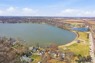 4320 Lakewood Rd, McHenry, IL 60050 - Photo 2