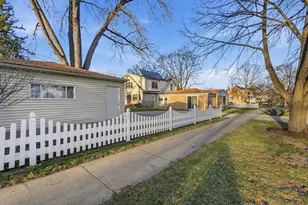 1010 W Elm St, Arlington Heights, IL 60004 - Photo 24