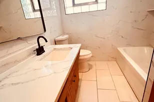 2823 W 71st St, Chicago, IL 60629 - Photo 14