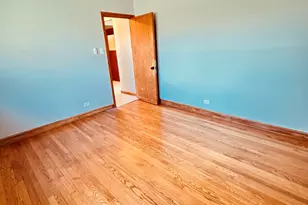 2823 W 71st St, Chicago, IL 60629 - Photo 10