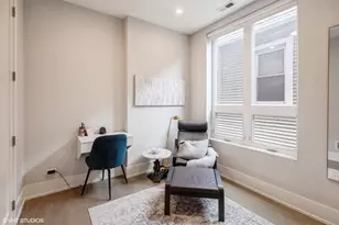 1543 W Augusta Blvd, Chicago, IL 60642 - Photo 10