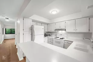 9 Wake Robin Ct, Woodridge, IL 60517 - Photo 6