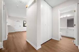 9 Wake Robin Ct, Woodridge, IL 60517 - Photo 8